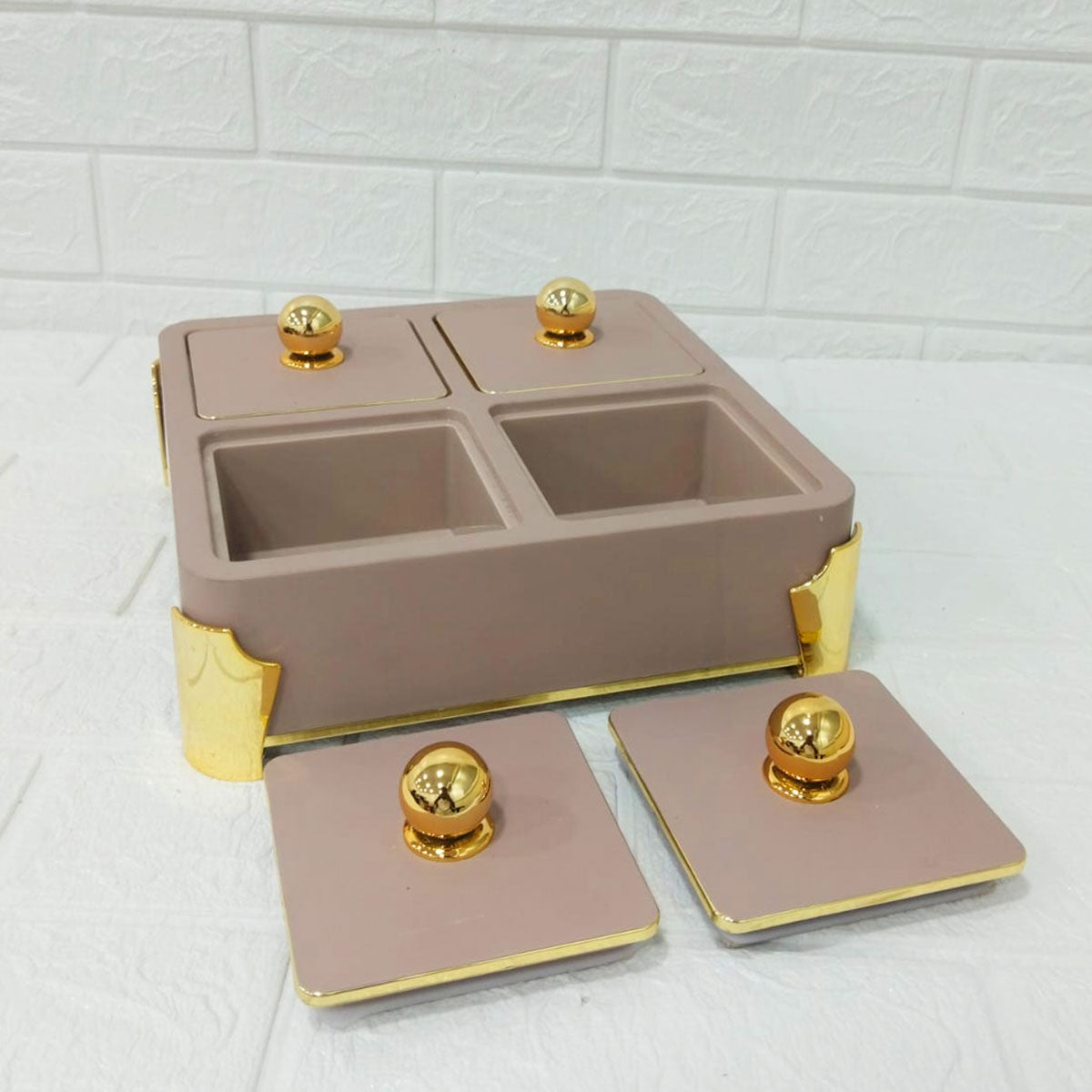 Rishabh Velar Classic-4 Multipurpose Serving Set with Golden Knobs