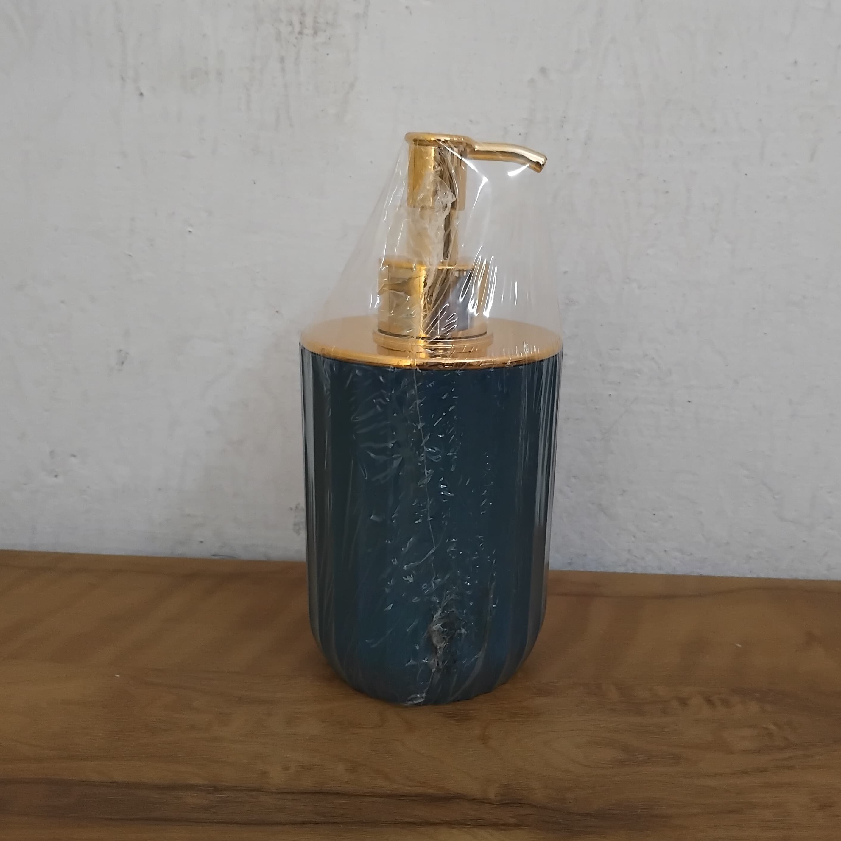 Rishabh Soap Despenser Multicolour