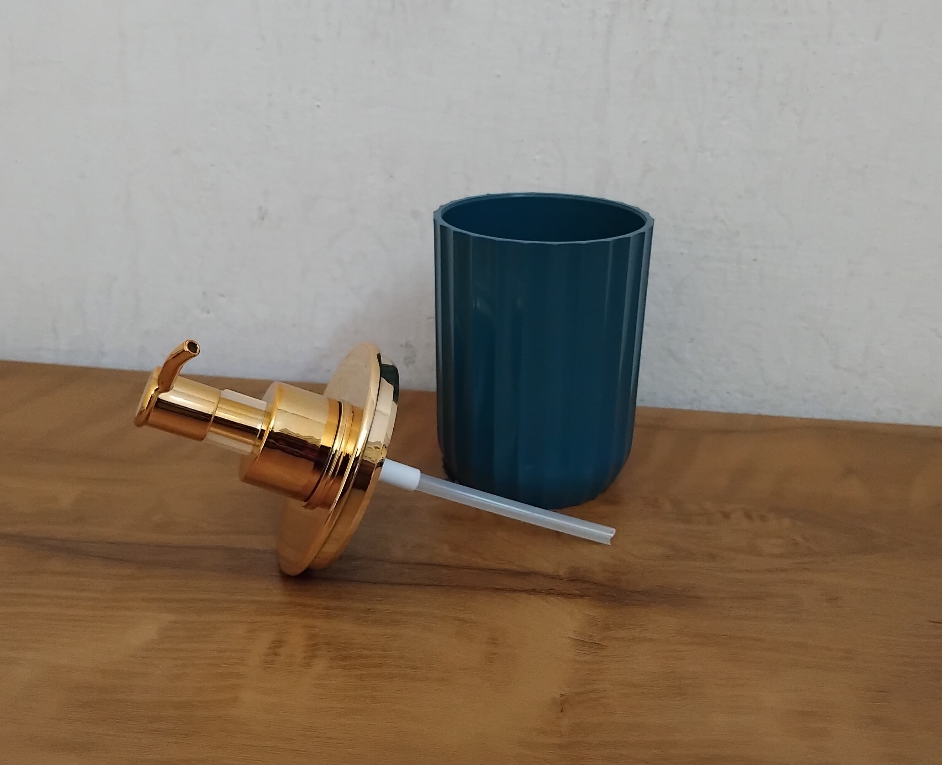 Rishabh Soap Despenser Multicolour