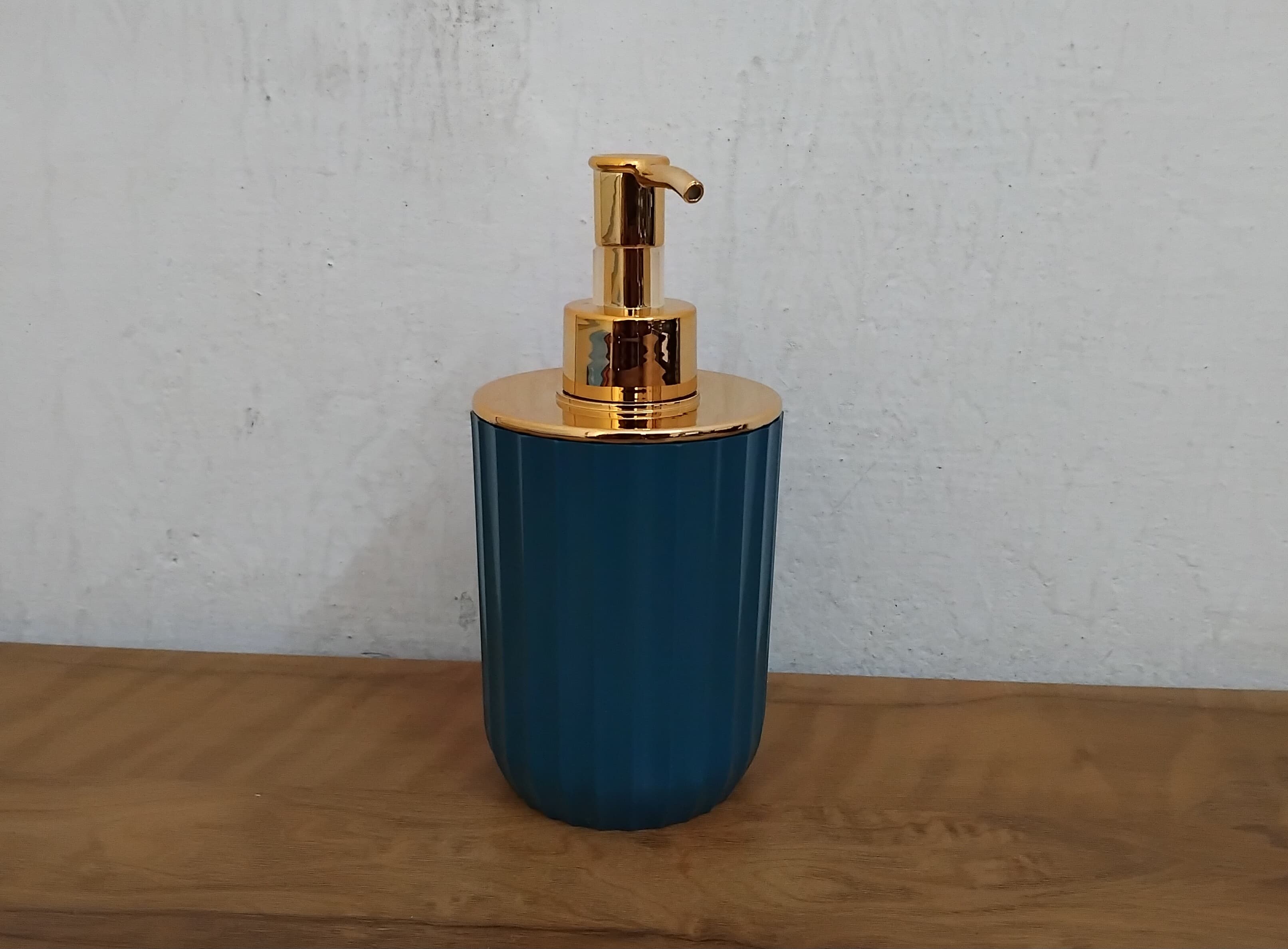 Rishabh Soap Despenser Multicolour